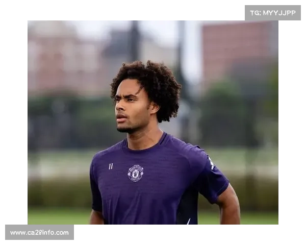 齐尔克泽在曼联缺少机会，冬窗可能寻求外租以获得比赛时间。